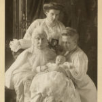 Grand Duchess Alexandra Iosifovna with her descendants, 1909